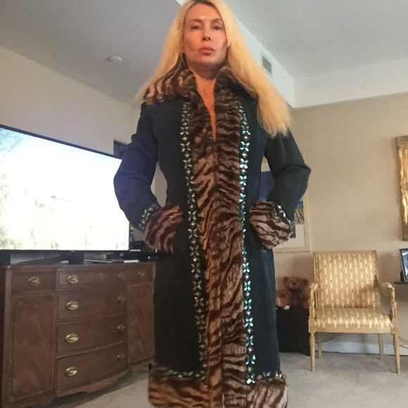 Margaret Godfrey Jackets & Blazers - Gorgeous Margaret Godfrey suede and faux fur coat